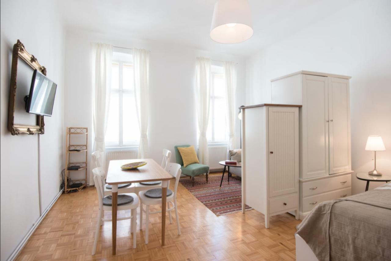 Lovely In A Quiet Area Close To The Center * Wien